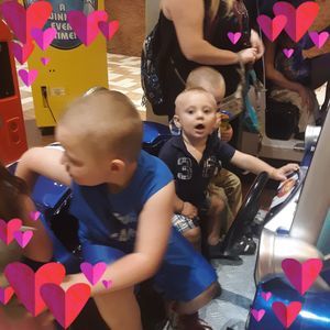 Meet your Posher, Tomi